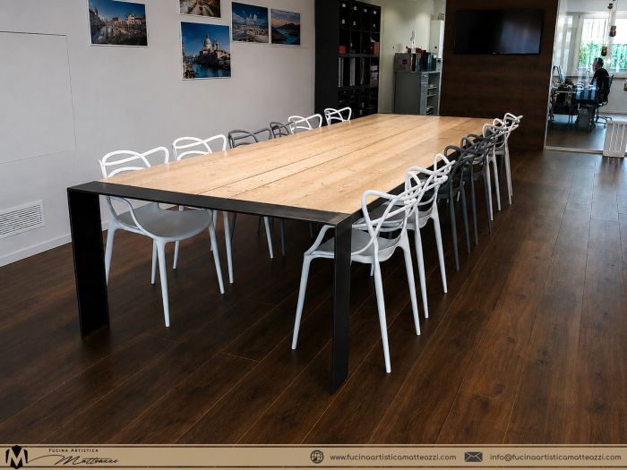 13. fucina artistica matteazzi   tavolo riunioni ferro legno