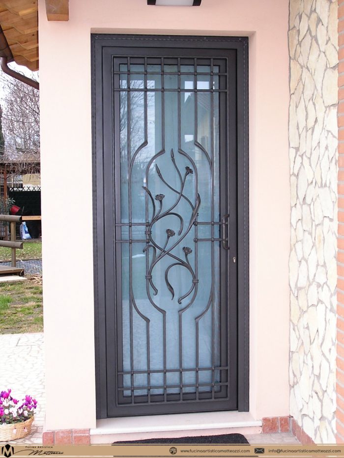 10 fucina artistica matteazzi   porta ferro battuto