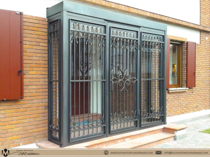 17 fucina artistica matteazzi   porta ferro battuto